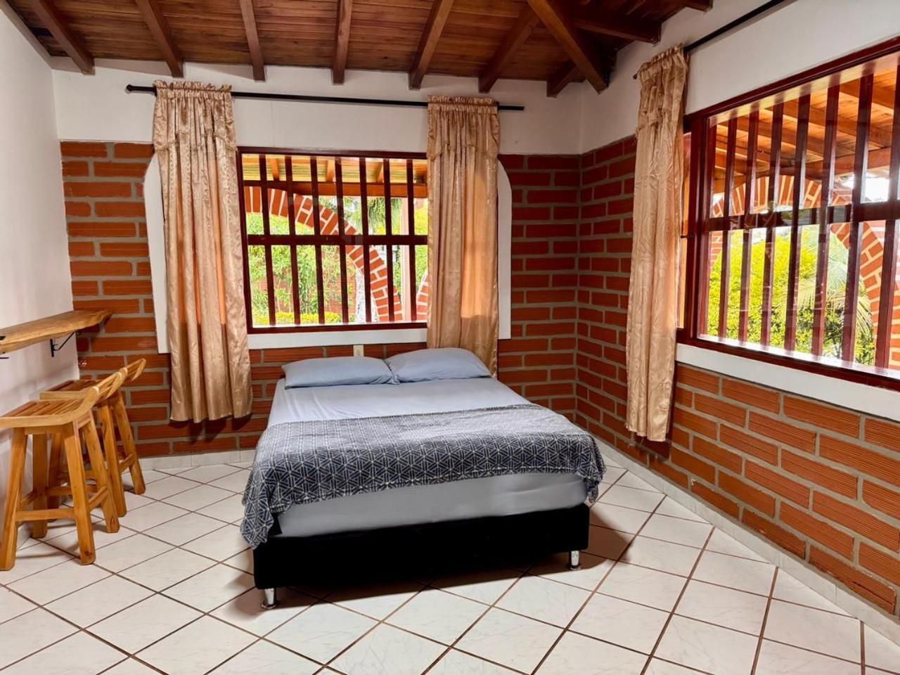 Hotel Campestre Alto Lindo En Guatapé מראה חיצוני תמונה